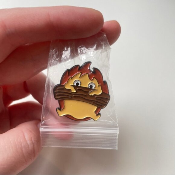 Two Calcifer enamel pins - Picture 5 of 7